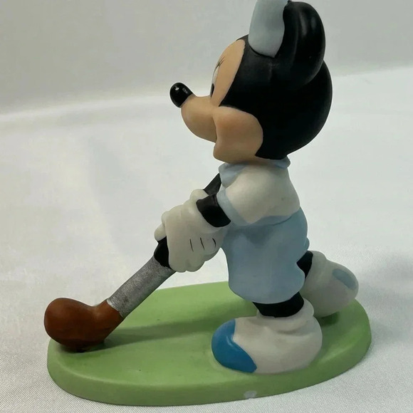 Walt Disney World Sri Lanka Minnie Mouse - Golfing  Porcelain Figurine. - Picture 11 of 11